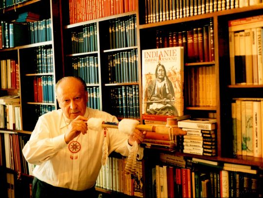 Wiadomości lokalne. Zrzutka na ławeczkę upamiętniającą "ojca" Ducha Bielucha. Chełmianka Chełma szuka stażystów-wolontariuszy