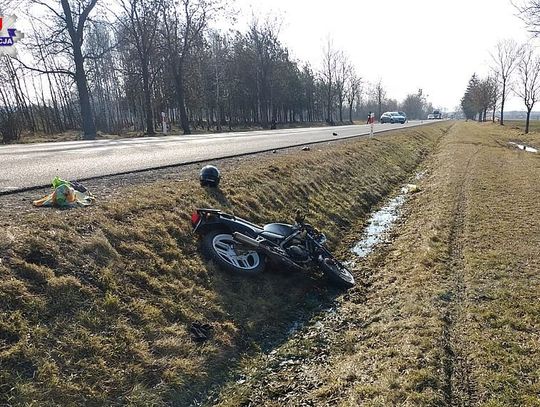 Włodawa: Wypadek w Kołaczach. 23-letni motorowerzysta był pijany