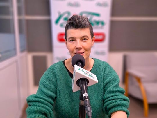 Agnieszka Poźniak, dyrektor Centrum Kultury w Siennicy Różanej zaprasza na coroczne gminne wydarzenie. Koncert Noworoczny w tym roku z Enejem