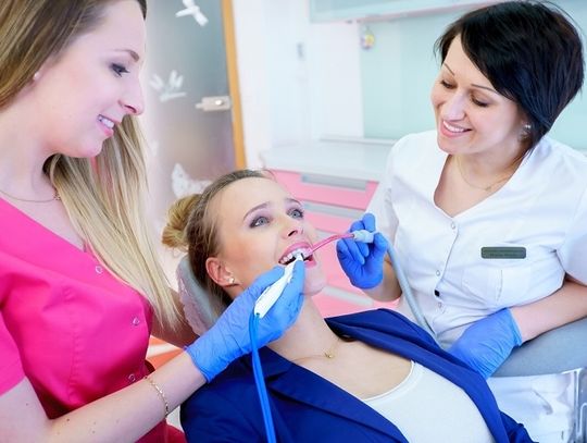 Zęby a ciąża - co warto wiedzieć?