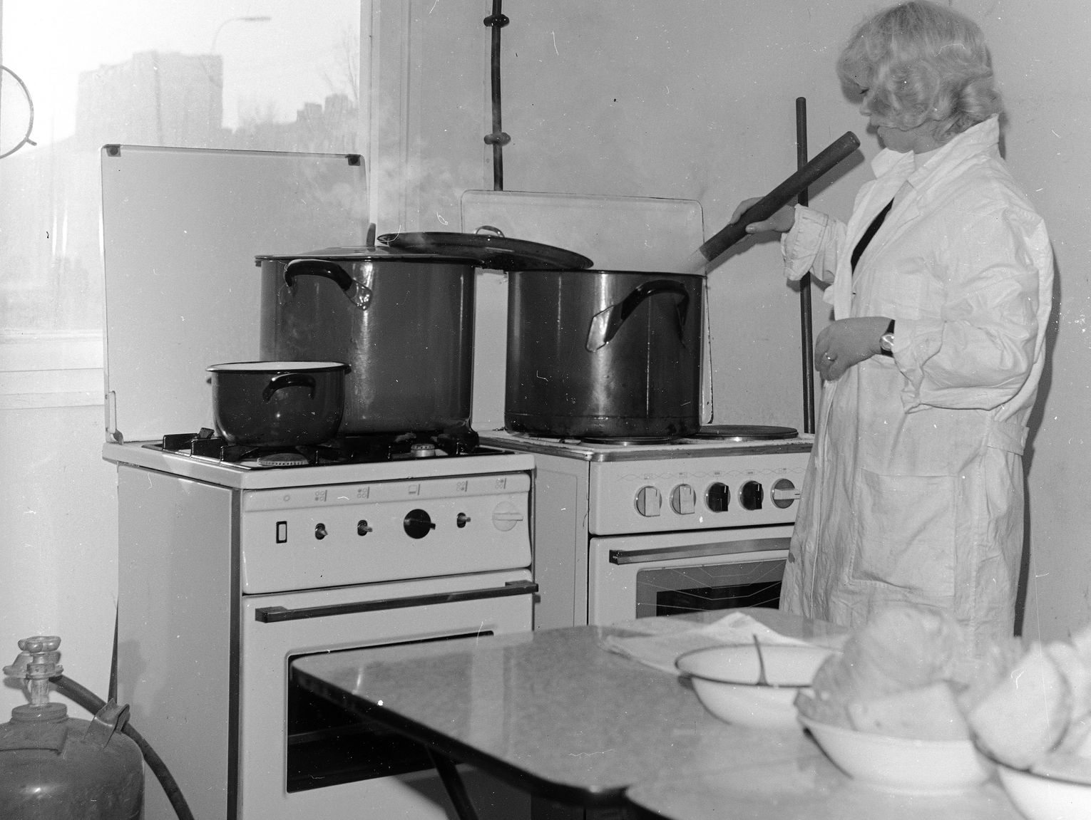 Kroniki miasta. Chełmska reglamentacja butli z gazem. Długa kolejka na zamówienia w 1970 roku