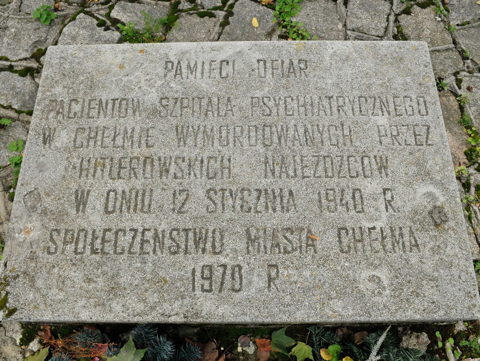 Kroniki miasta. Uczczenie pamięci ofiar mordu pacjentów Wojewódzkiego Szpitala Psychiatrycznego w Chełmie.