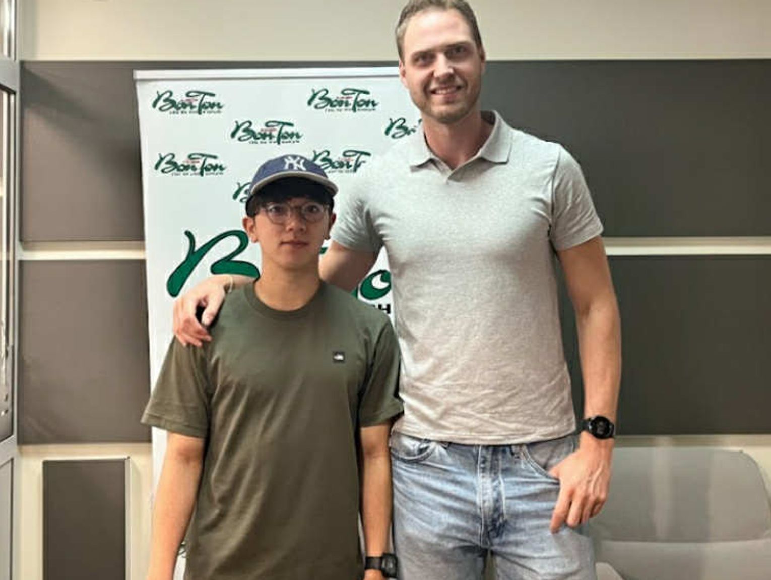 Libero Sonae Kazuma i środkowy Rune Fasteland odwiedzili naszą redakcję