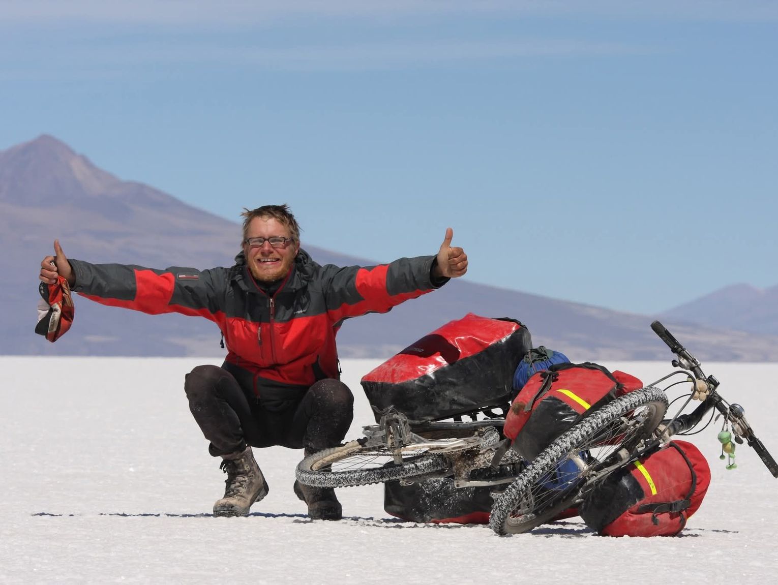 Nasze Małe Wyspy - na przedświąteczne spotkanie z Piotrem Strzeżyszem zaprasza Anna Bobruś