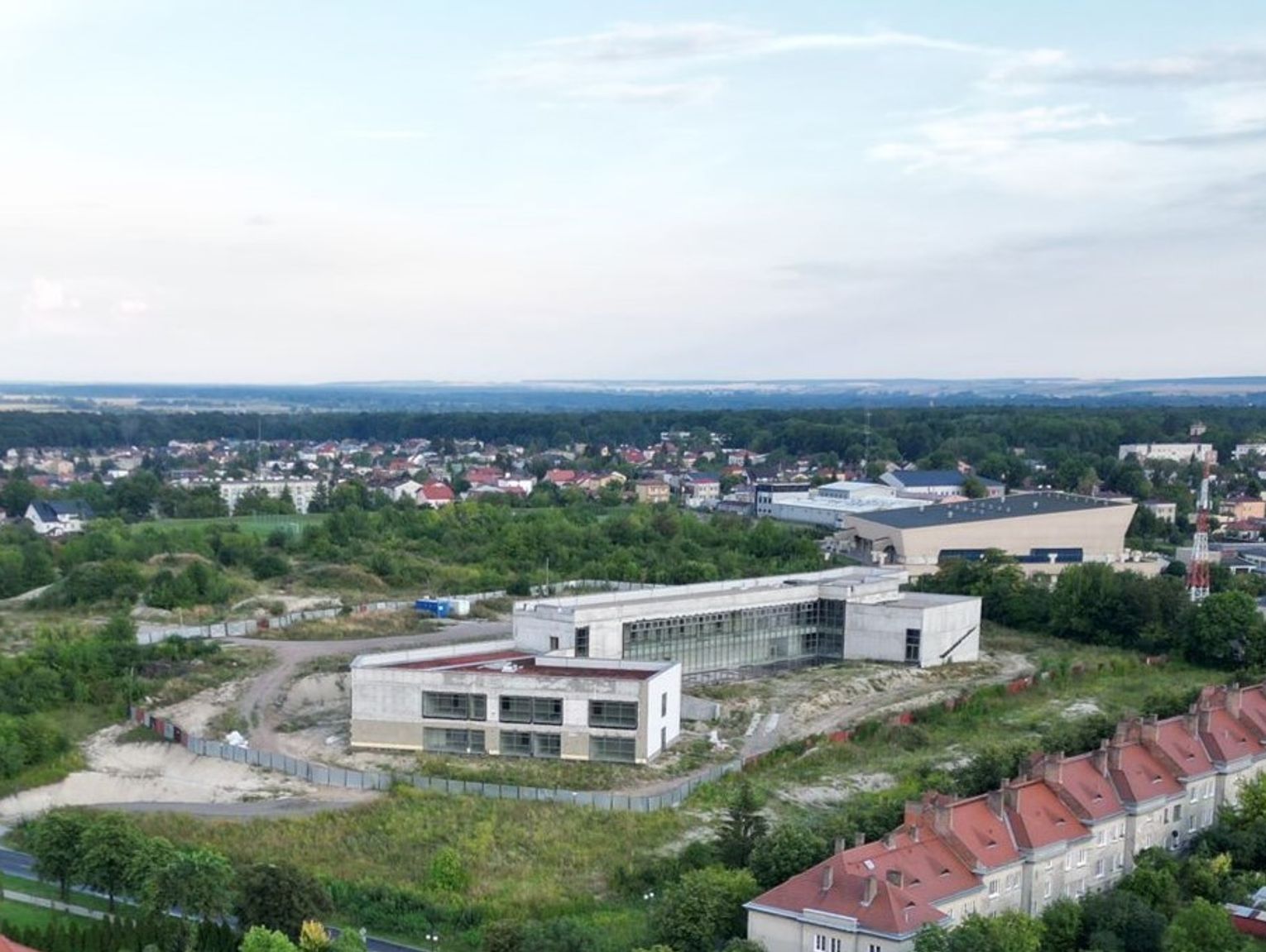 Stan surowy i... koniec? Co dalej z Instytutem Nauk Medycznych w Chełmie?