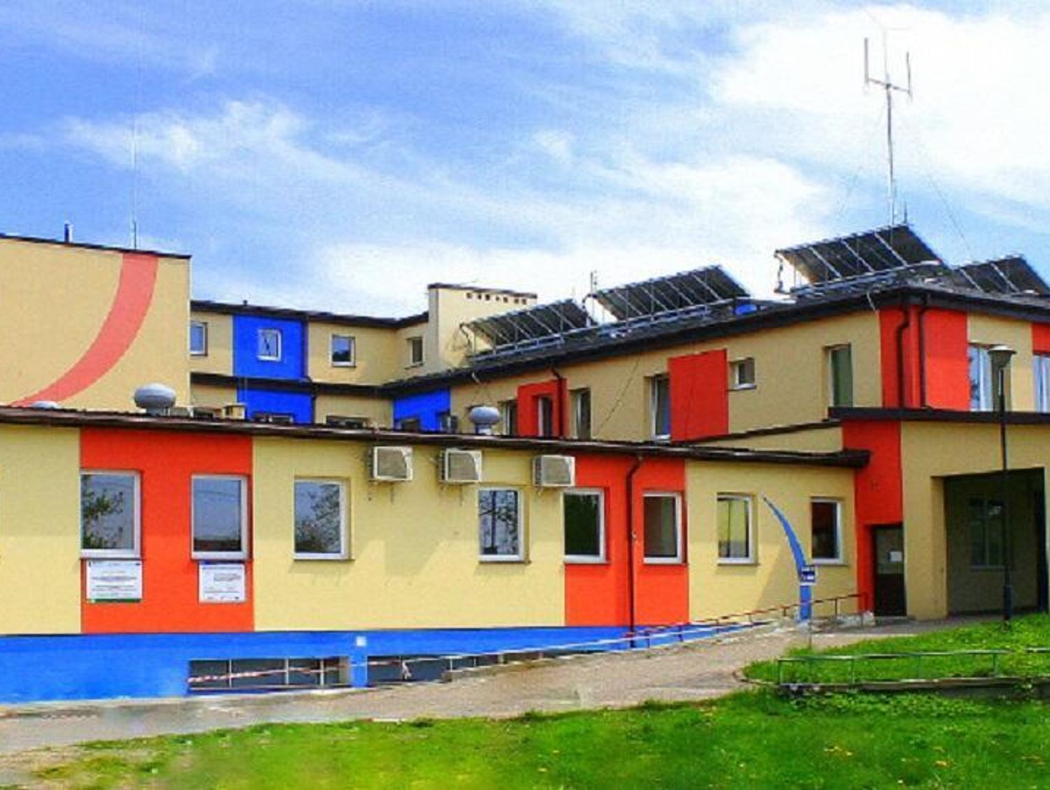 Szpital we Włodawie przez COVID-19 czasowo ograniczył odwiedziny. Decyzja wywołała emocje