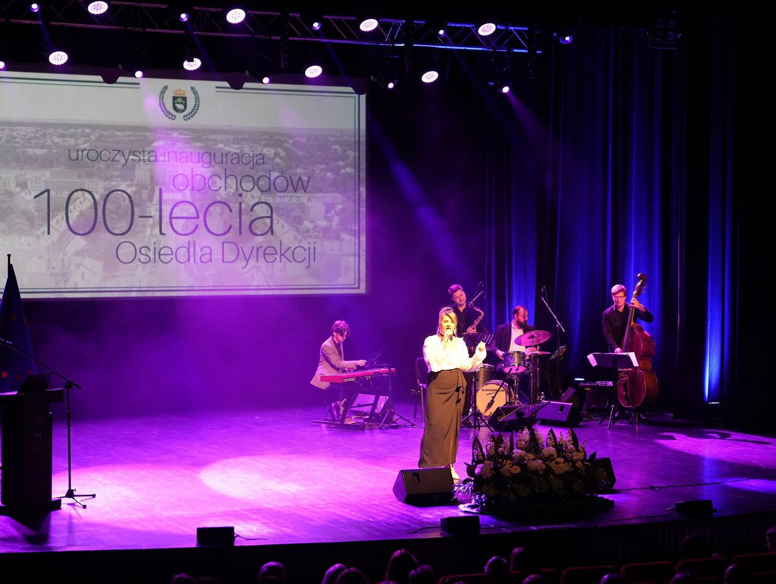 Uroczysta gala w ChDK zgromadziła mieszkańców i wyróżniła zasłużonych medalami [LISTA+ZDJĘCIA]