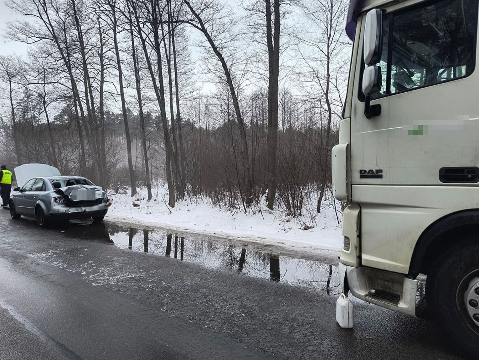 Wiadomości lokalne. Odwilż odsłoniła zagrożenia. Seria zdarzeń na drogach regionu.
