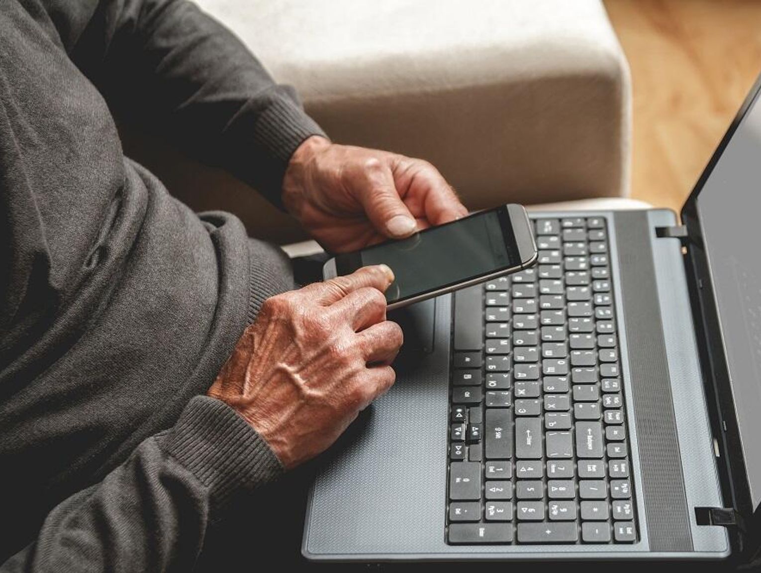 Wiadomości lokalne. Oszustwo „na akcje Orlenu”. Mieszkaniec Chełma stracił pieniądze