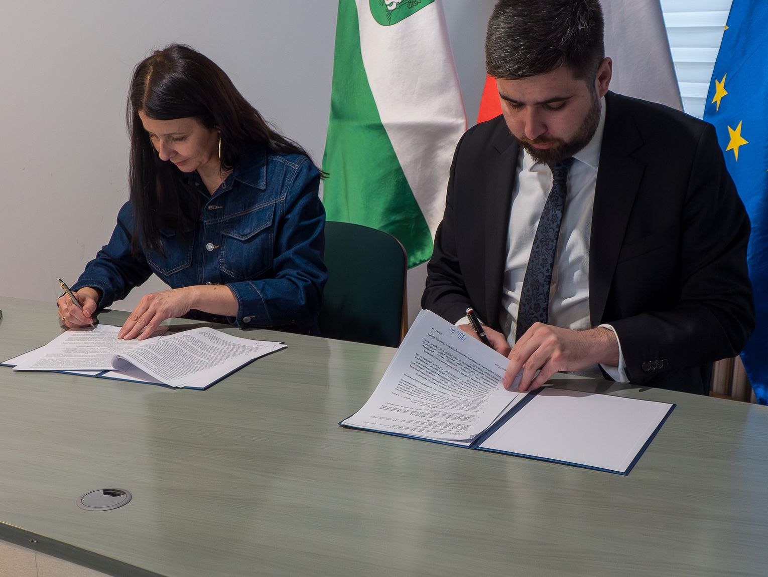 Wiadomości lokalne - Pierwsze umowy podpisane na budowę Muzeum Pamięci Ofiar Rzezi Wołyńskiej