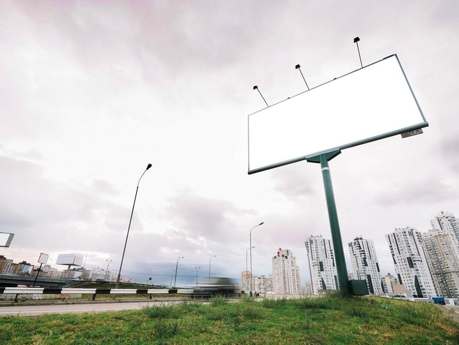 Wiadomości lokalne. Równe traktowanie w ramach uchwały krajobrazowej w Chełmie. Społeczność ZSBiG w Chełmie zaprasza na kiermasz charytatywny.