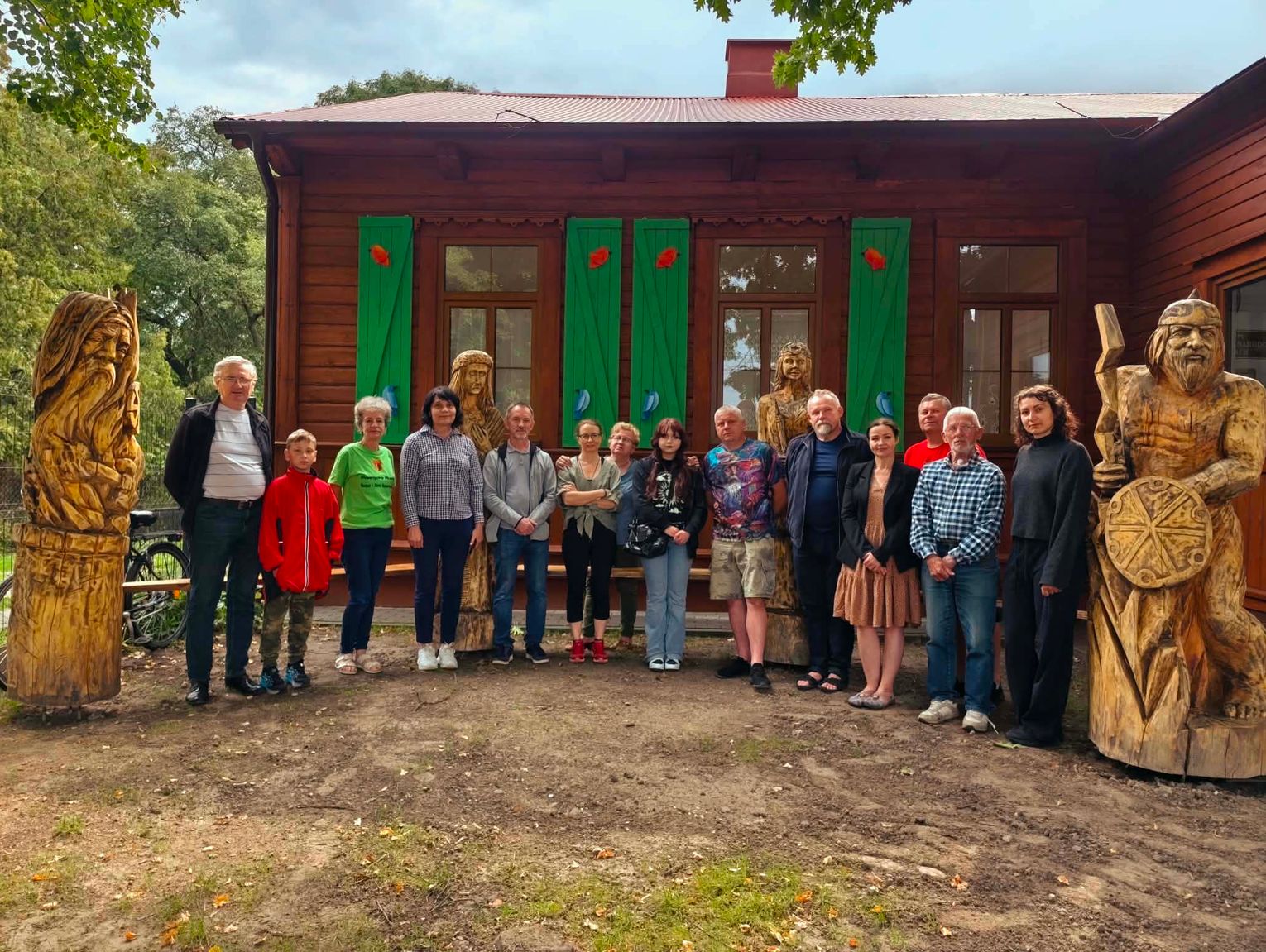 Wiadomości lokalne - Ruszyła IX edycja pleneru Malarsko-Rzeźbiarskiego "Kultura i sztuka nad Bugiem”