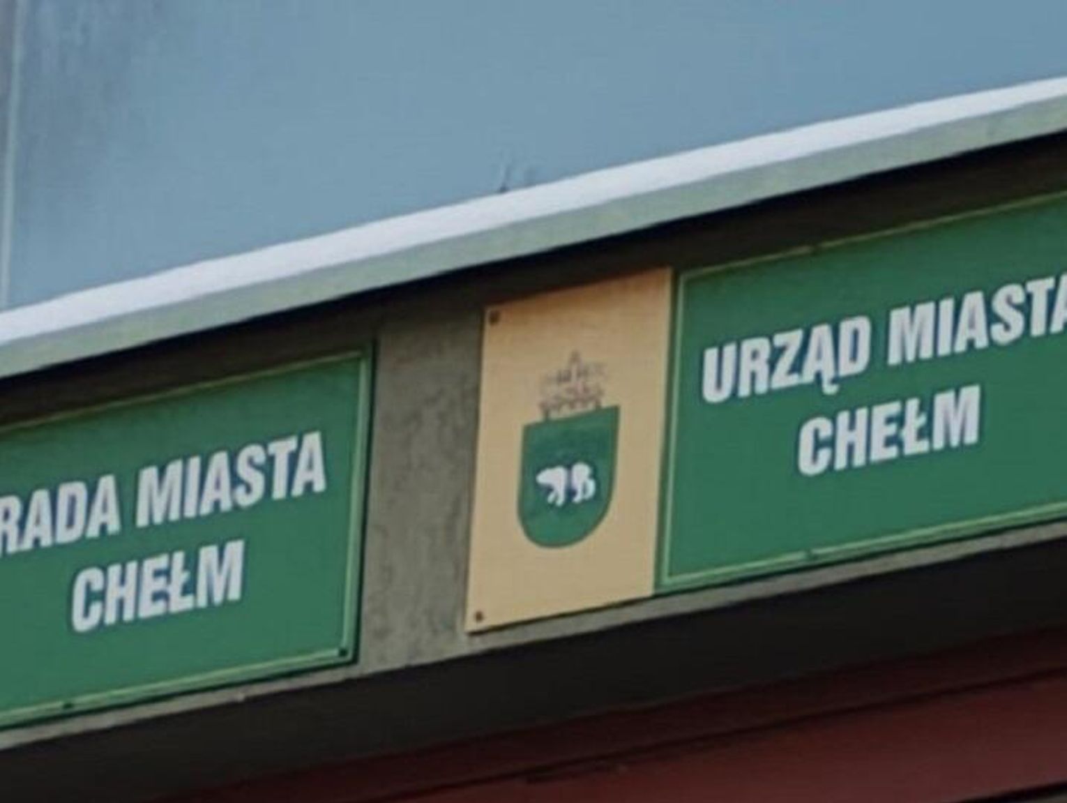 Wiadomości lokalne. Spór o dodatki dla dyrektorów w Chełmie. Radny mówi o "bolszewickim zachowaniu"