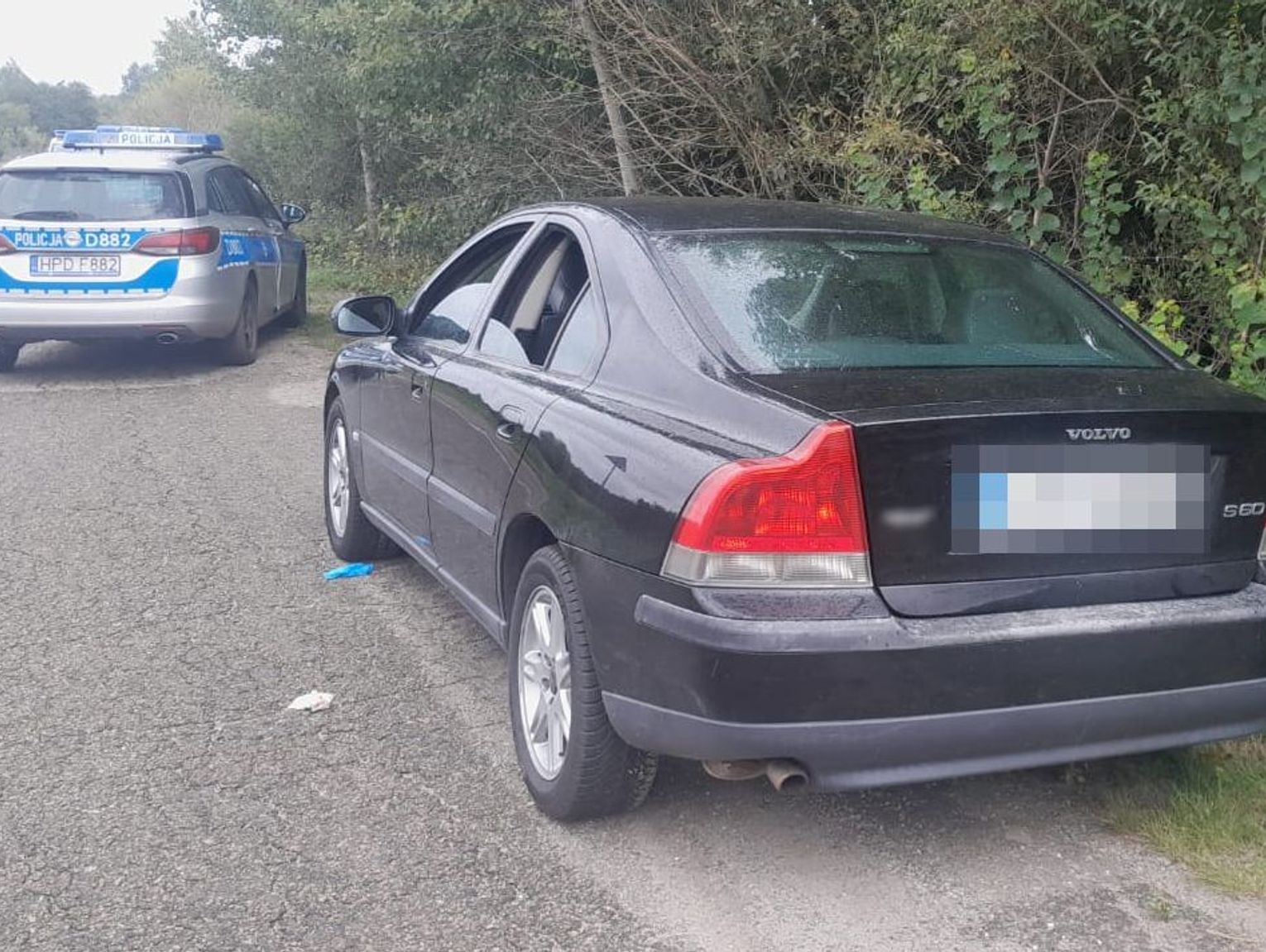Wiadomości lokalne. Volvo uderzyło w radiowóz. Kierowca z zarzutami i w areszcie