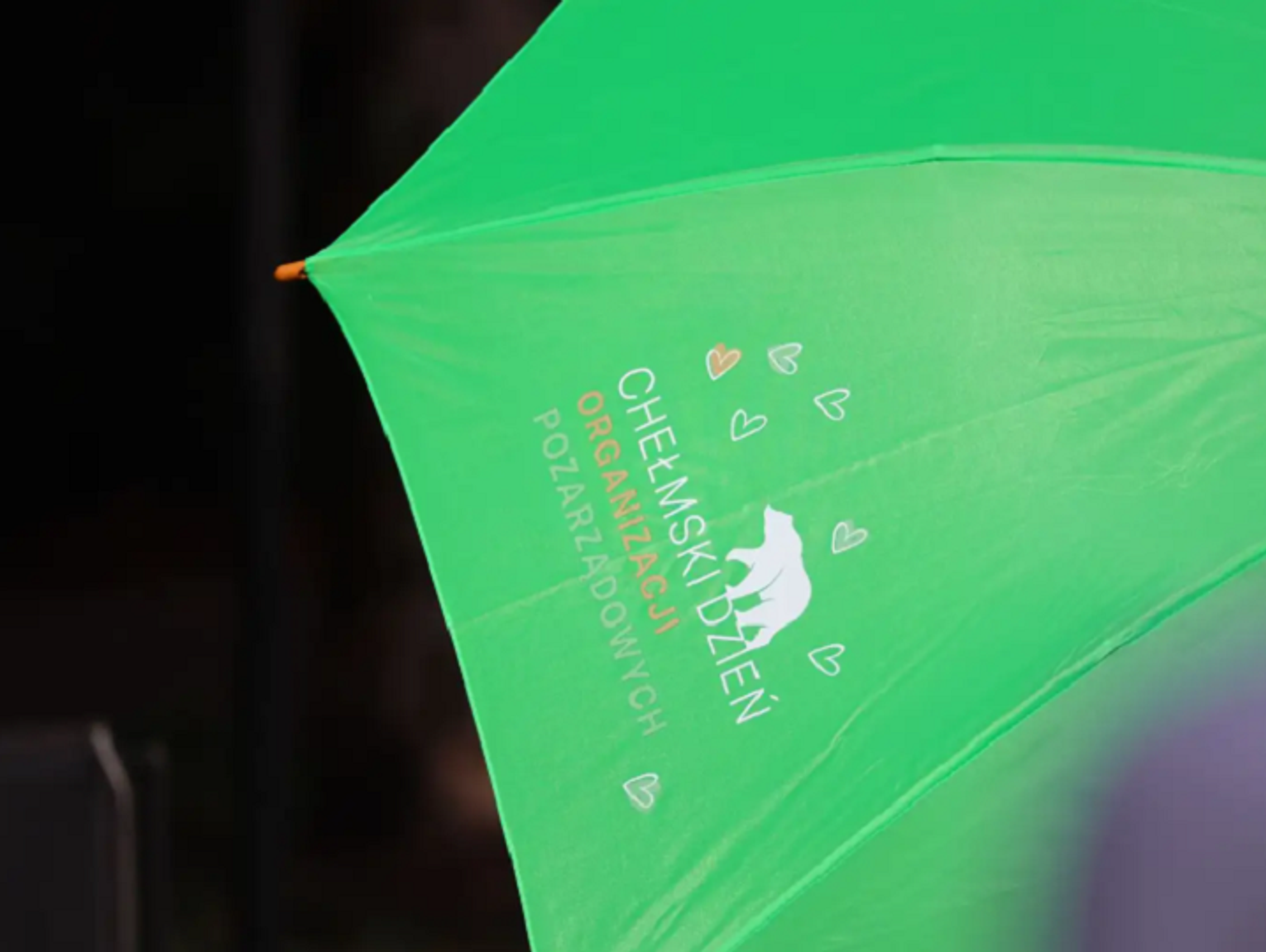 Wiadomości lokalne. kooperacja z chełmskimi NGO. Niewybuch w Strupinie. W przyszłym roku wyższy zasiłek pogrzebowy.