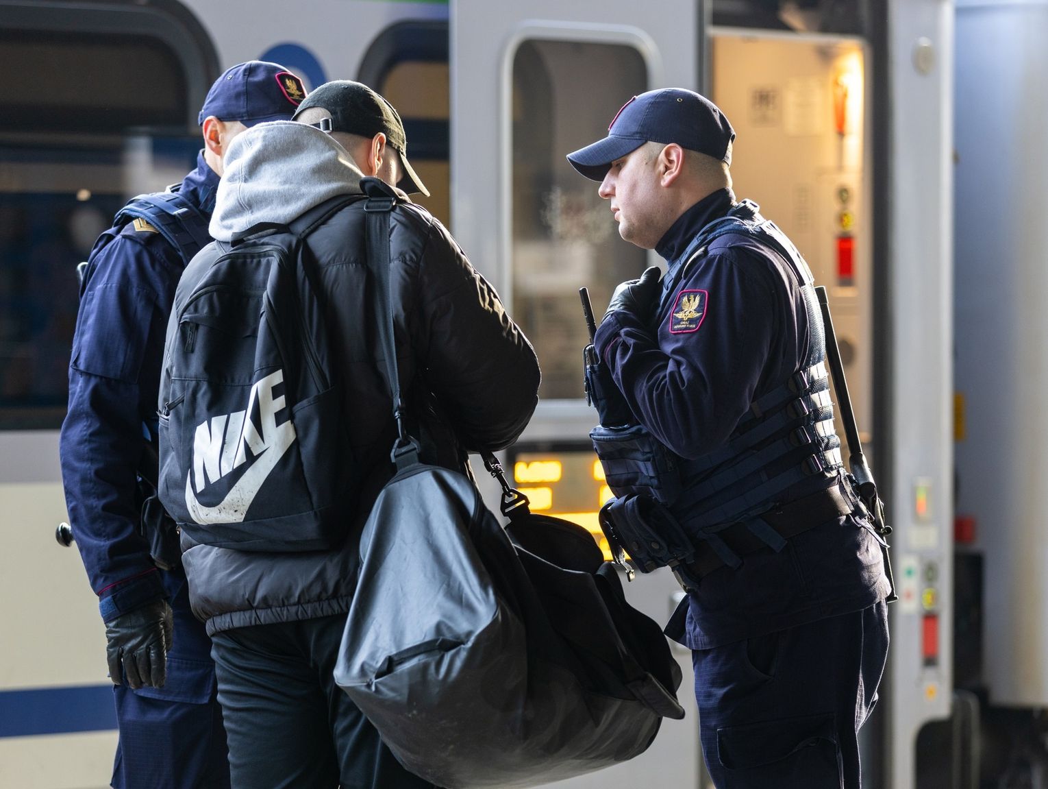 Wiadomości lokalne. Wysiadł w Chełmie, ale w pociągu w Lublinie zostawił plecak z marihuaną. Na sylwestra w Chełmie koleją