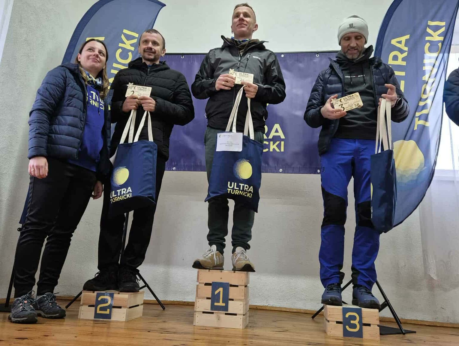 Wiadomości sportowe - biegacze Ruchu Izbica na podium Ultraturnickiego