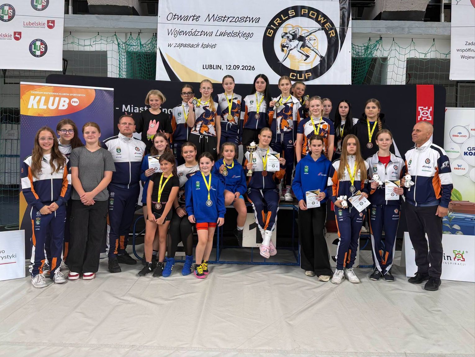 Wiadomości sportowe - góra medali zapaśniczek Cementu Gryfa Chełm