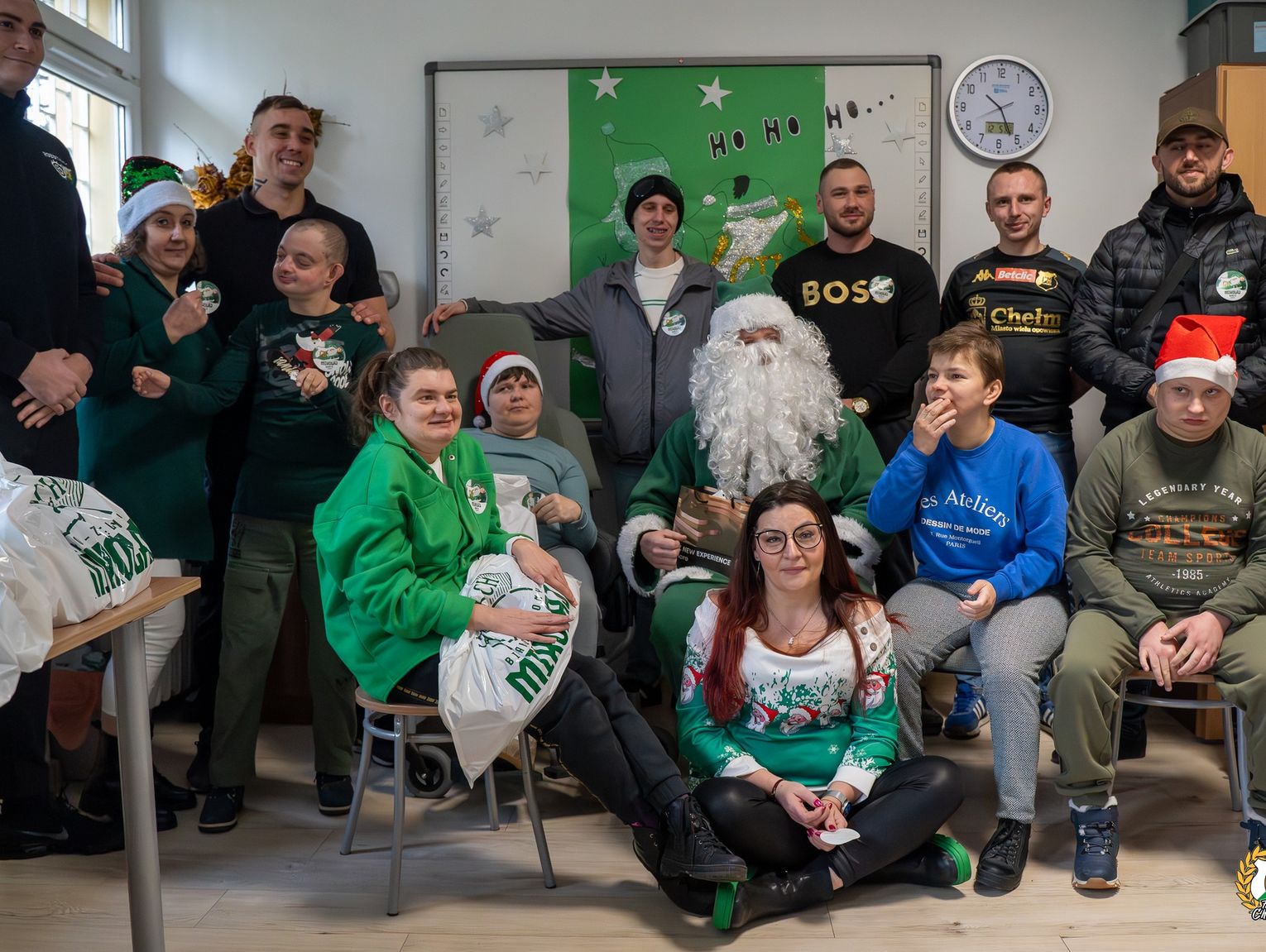 Wiadomości sportowe - kibice Chełmianki pomagają potrzebującym