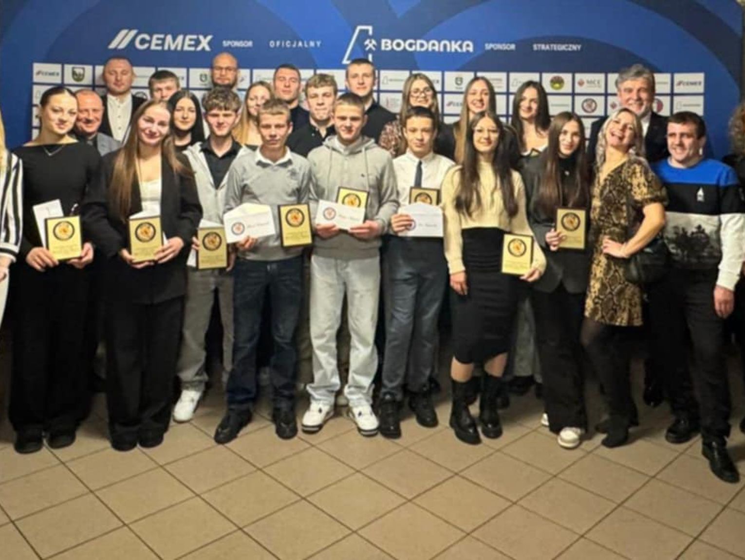 Wiadomości sportowe - kolejne medale Cementu Gryfa Chełm, InPost ChKS Chełm bez punktów