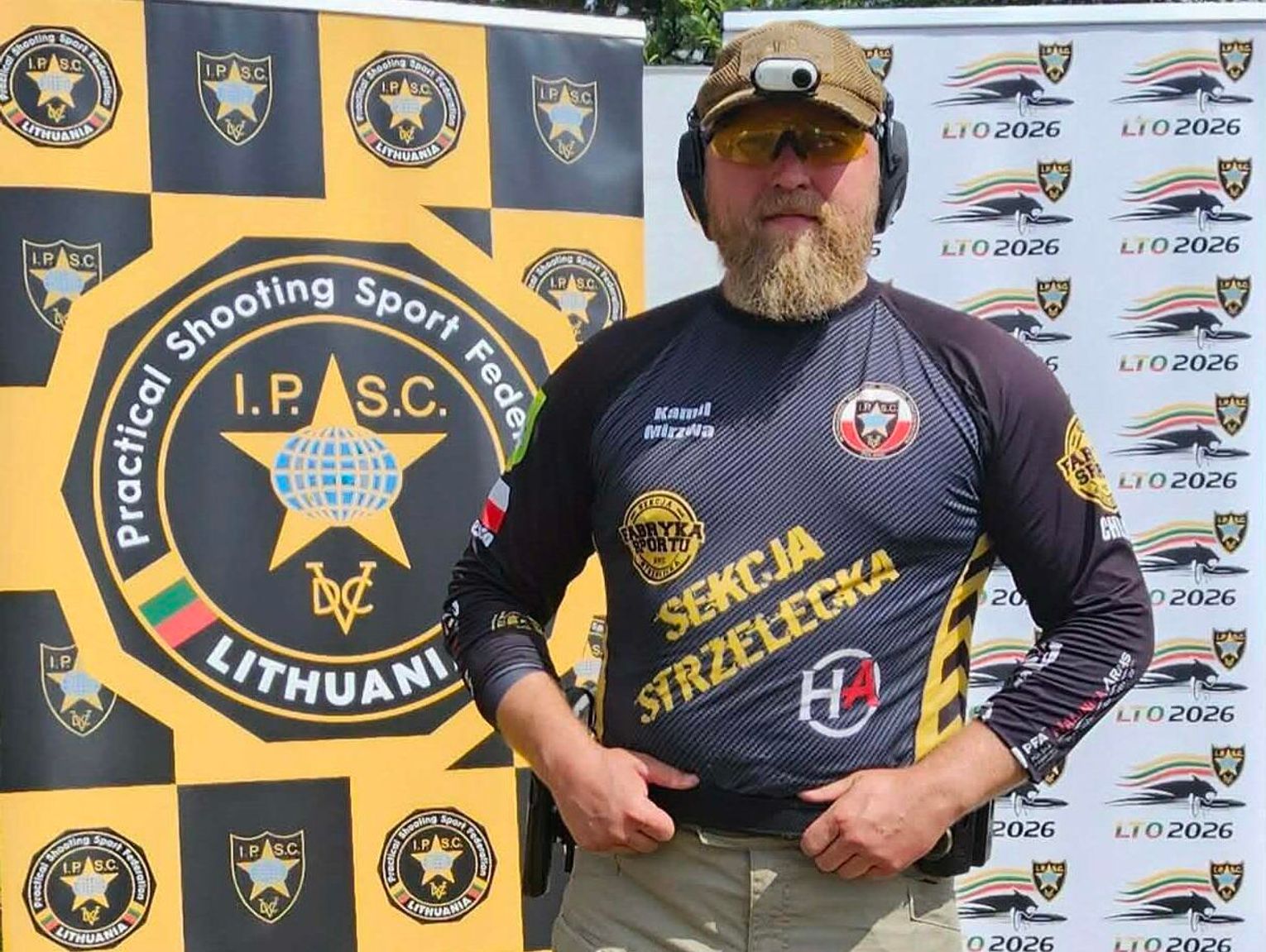 Wiadomości sportowe - medale sekcji strzeleckiej Fabryki Sportu