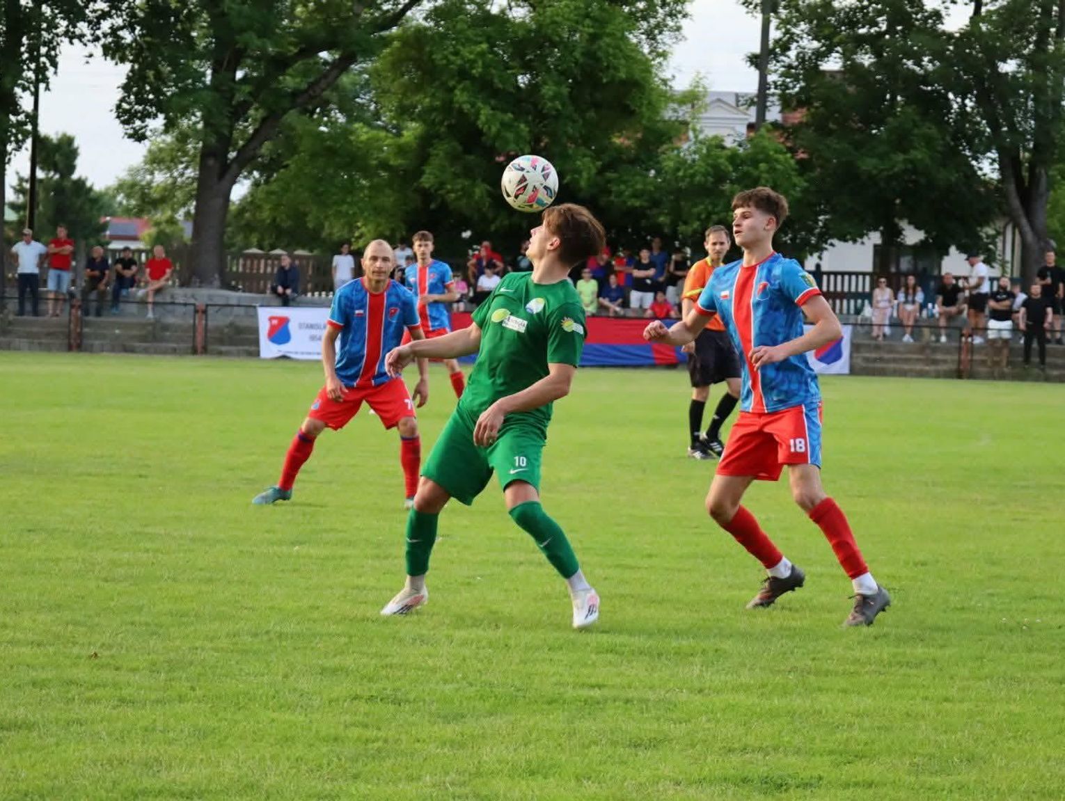Wiadomości sportowe - sezony piłkarskie dobiegają końca