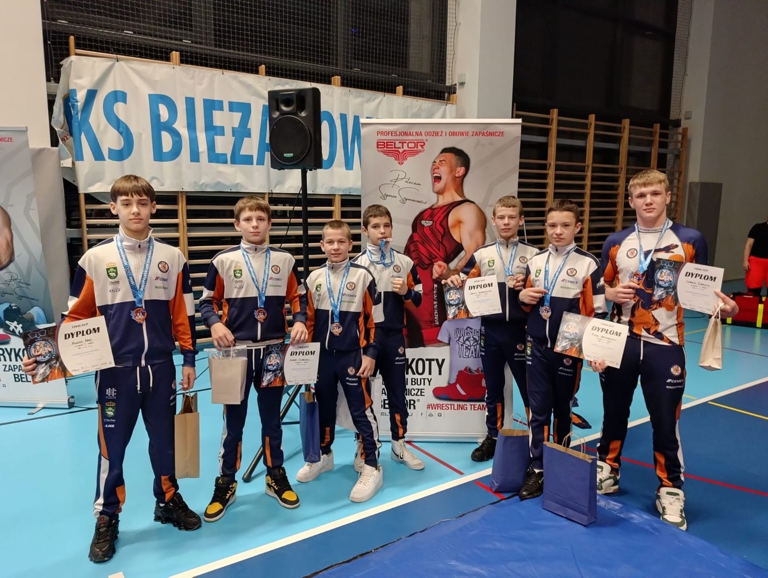 Wiadomości sportowe - siedem medali Cementu Gryfa Chełm w Wieliczce