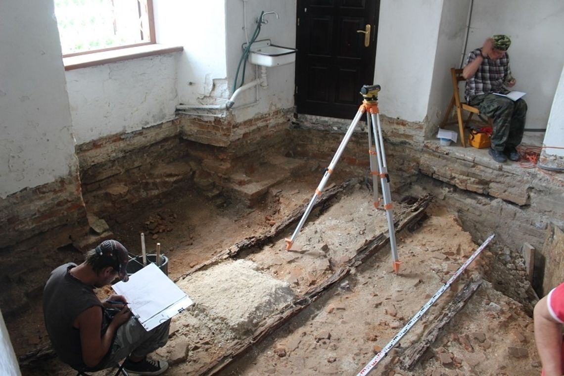Chełm: Archeologowie wrócili do podziemi Bazyliki