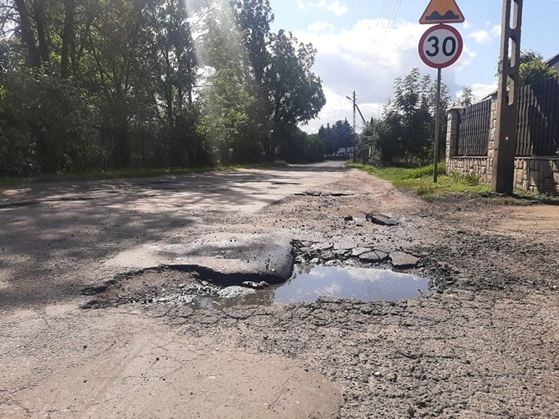 Chełm: Dziurawe drogi wkrótce doczekają się remontów