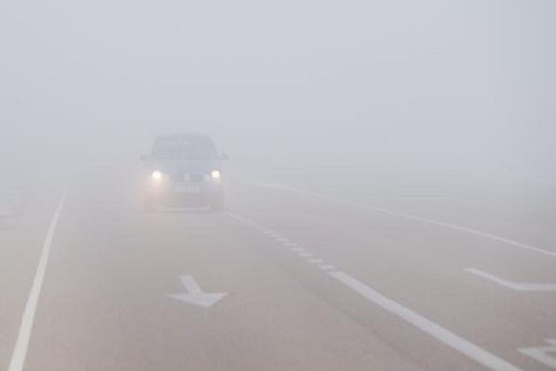 Chełm: Gęsta mgła na drogach regionu. Kierowcy - uwaga na fatalne warunki!