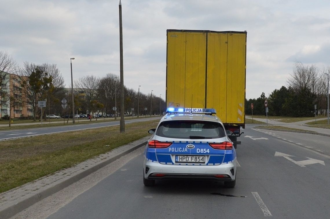 Chełm: Kierowca ciężarówki potrącił pieszą na przejściu