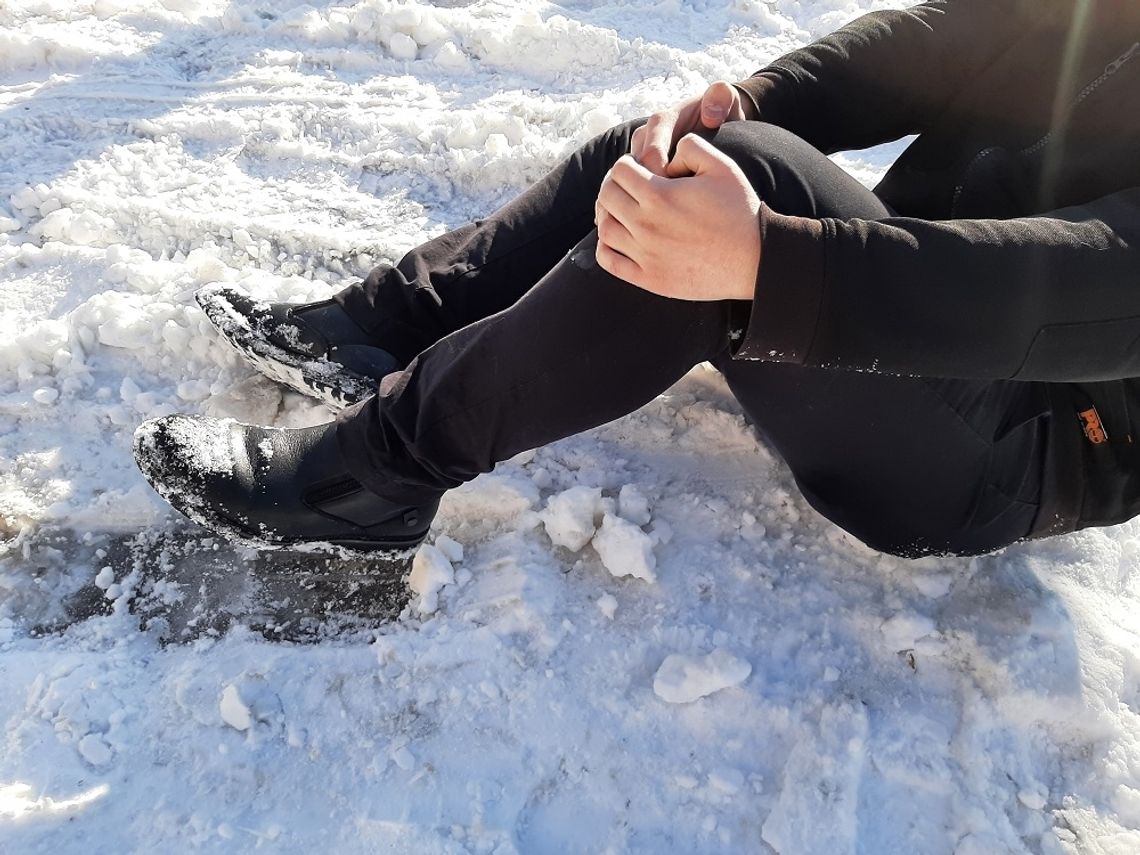 Chełm: Mieszkańcy łamią nogi i ręce na śliskich chodnikach