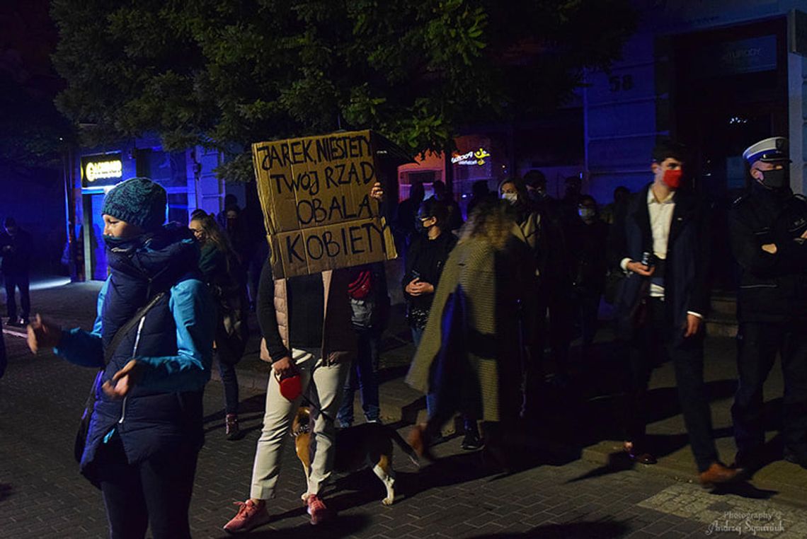 Chełm: Protest przeciwników ustawy antyaborcyjnej przeszedł przez miasto