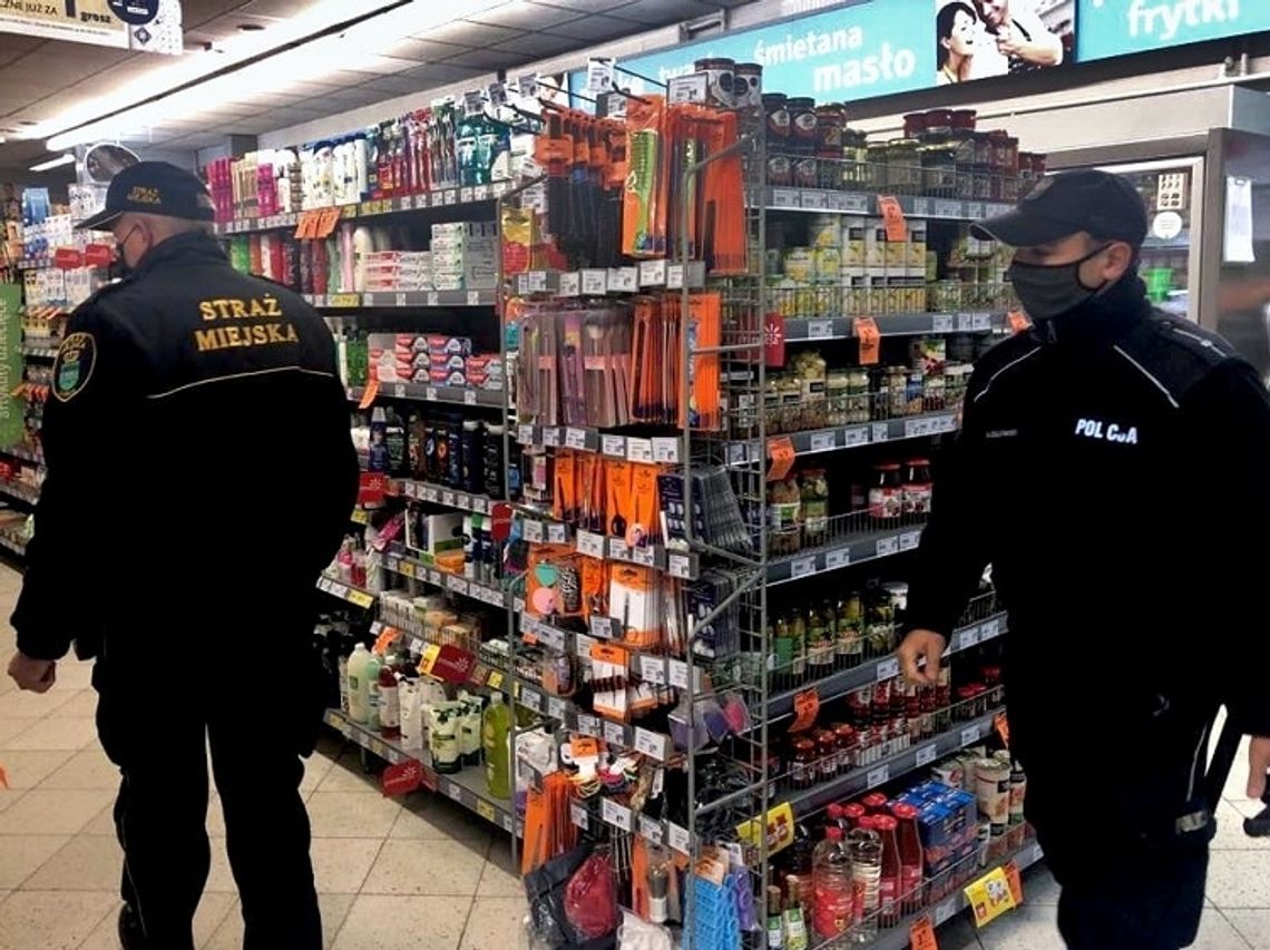 Chełm: Straż Miejska wspiera policję w "maseczkowych" kontrolach