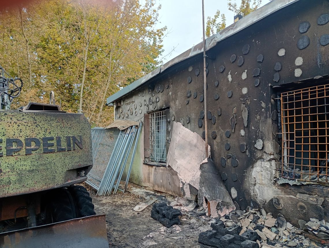 Duży pożar w Schronisku MONAR MARKOT w Chełmie. Spłonął budynek gospodarczy. Zniszczona jest kuchnia i stołówka Duży pożar w Schronisku MONAR MARKOT w Chełmie. Spłonął budynek gospodarczy. Zniszczona jest kuchnia i stołówka