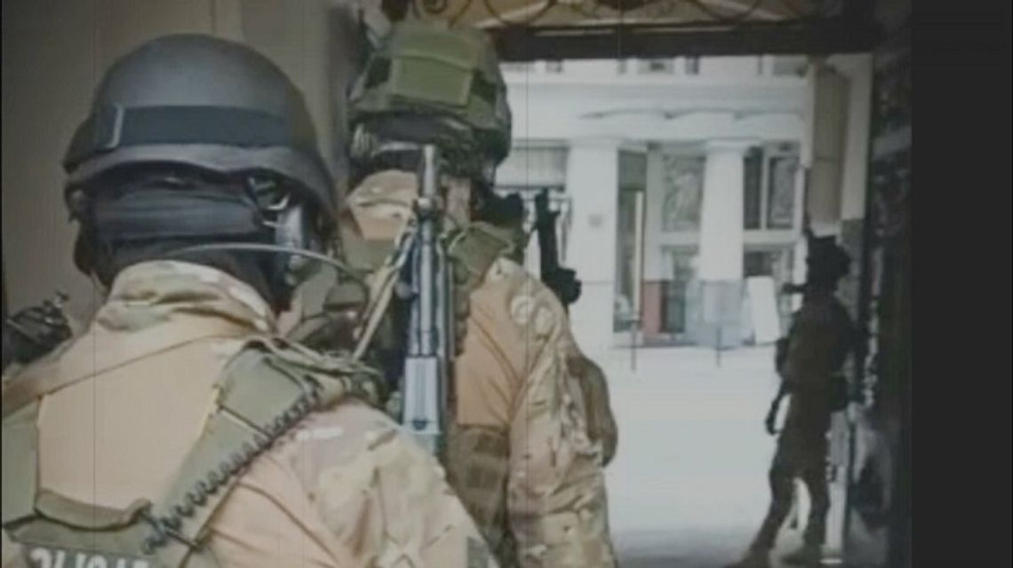 Krasnystaw: Policja rozbiła dwie grupy cyberprzestępców - oszuści ukradli ponad 3,5 mln zł [VIDEO]