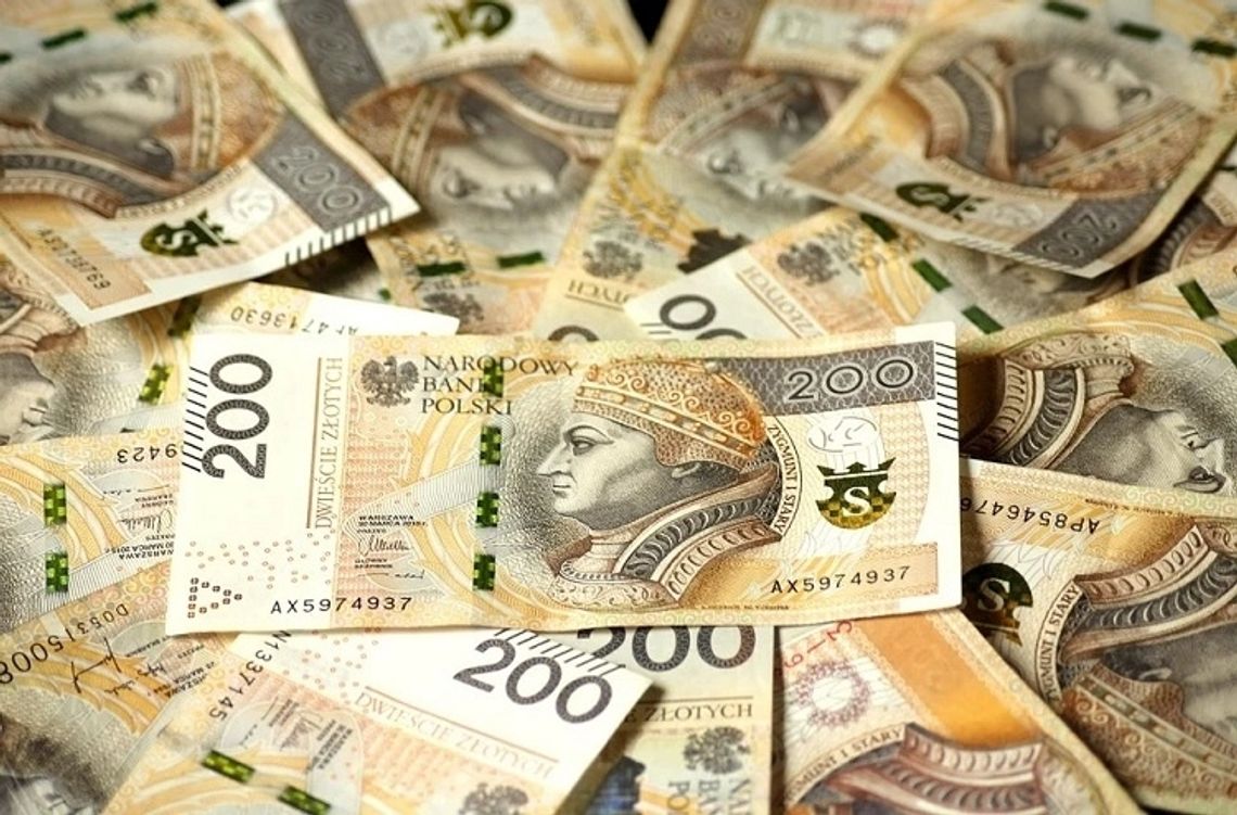 Krasnystaw: "Pracownik banku" wyłudził prawie 25 000 zł