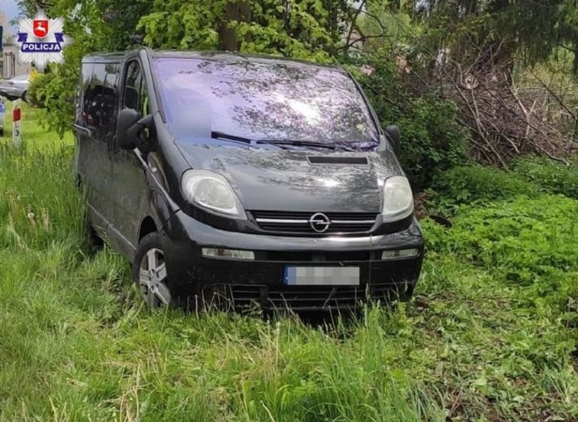 Krasnystaw: Stracił panowanie nad pojazdem i uderzył w drzewo