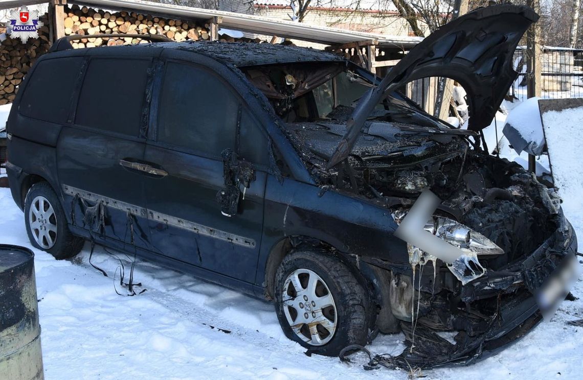 Krasnystaw: W warsztacie doszło do pożaru - spłonął samochód oddany do naprawy