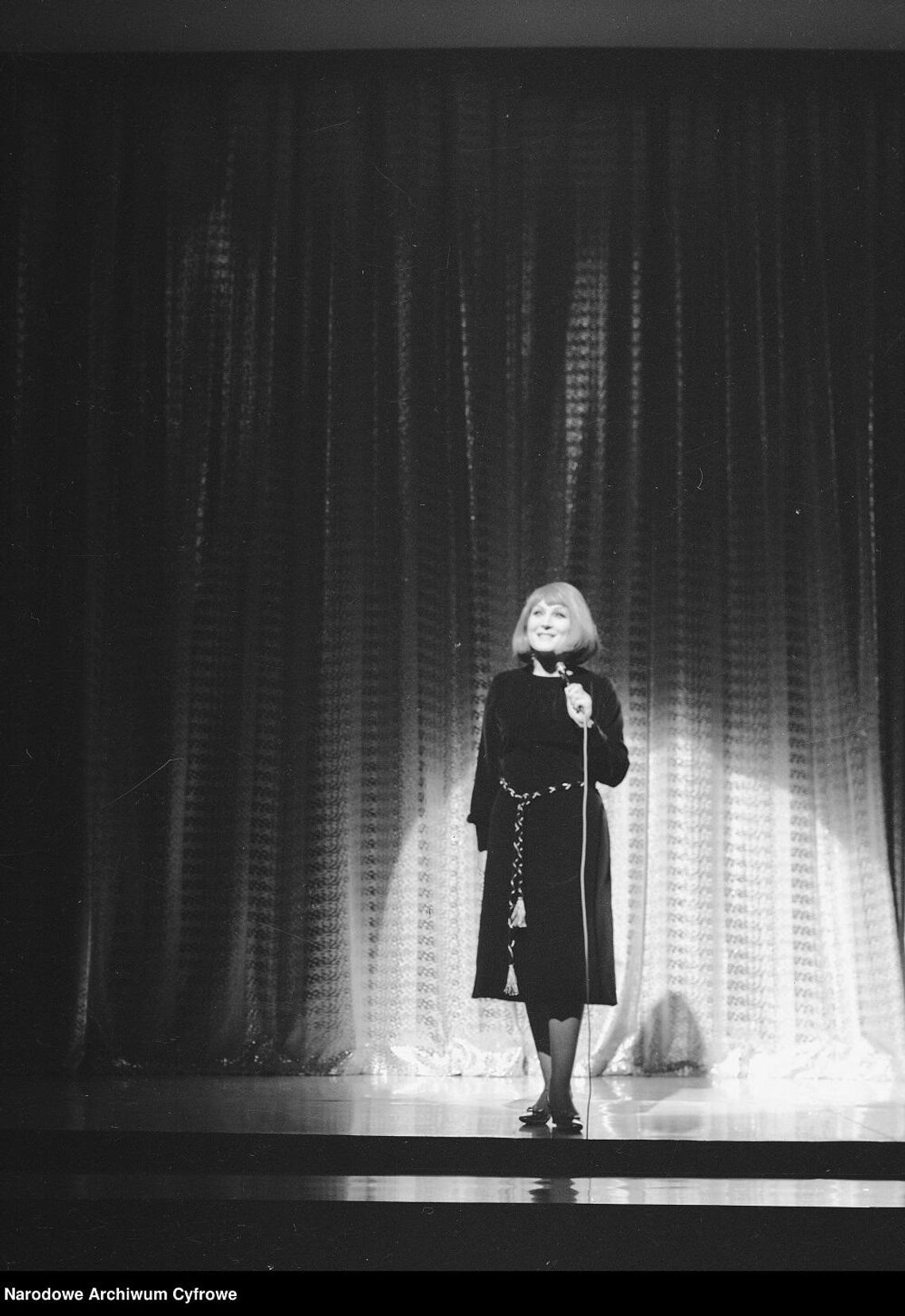 M.in. Irena Santor zaśpiewała w trakcie koncertu gwiazd w Powiatowym Domu Kultury w Chełmie w 1971 roku