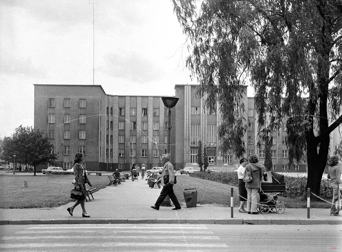 Kroniki miasta. Co słychać w Klubie Związku Zawodowego Kolejarzy w Chełmie? Obraz z 1971 roku