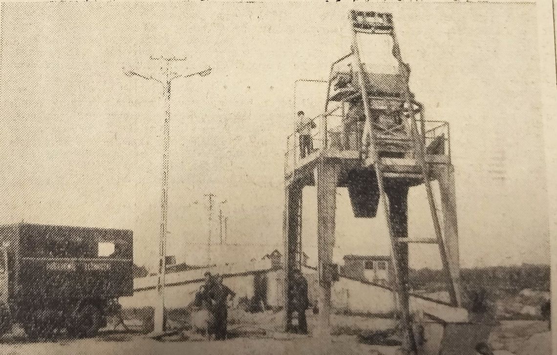 Kroniki miasta. Ekskluzywne budowlane rozdanie. Automatycznie ładowana betoniarka w bazie materiałowej PZDL w Rudzie Hucie. Na zdjęciu zautomatyzowana betoniarka w PZDL w Rudzie Hucie