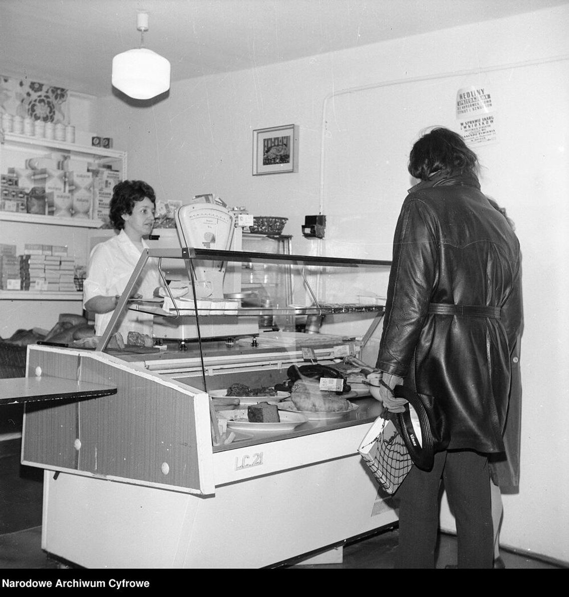 Kroniki miasta. Oranżada zakładnikiem kierownika gospody. Handlowe migawki z Chełma i regionu z początku lat 70-tych Zdjęcie ilustracyjne