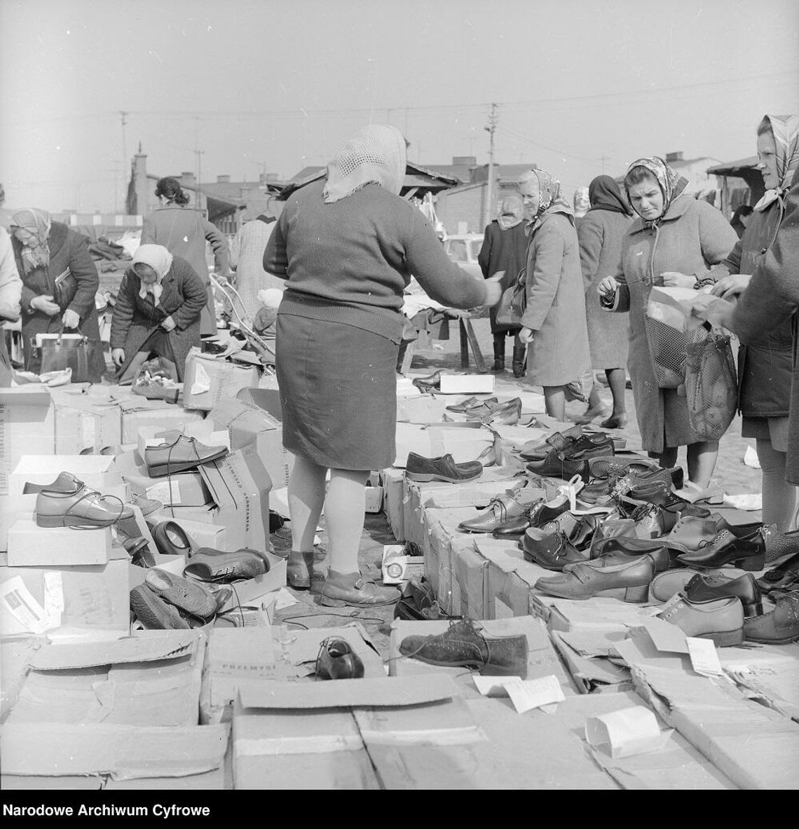 Kroniki miasta. Siedliski targ. Realia z początku lat 70-tych Zdjęcie ilustracyjne