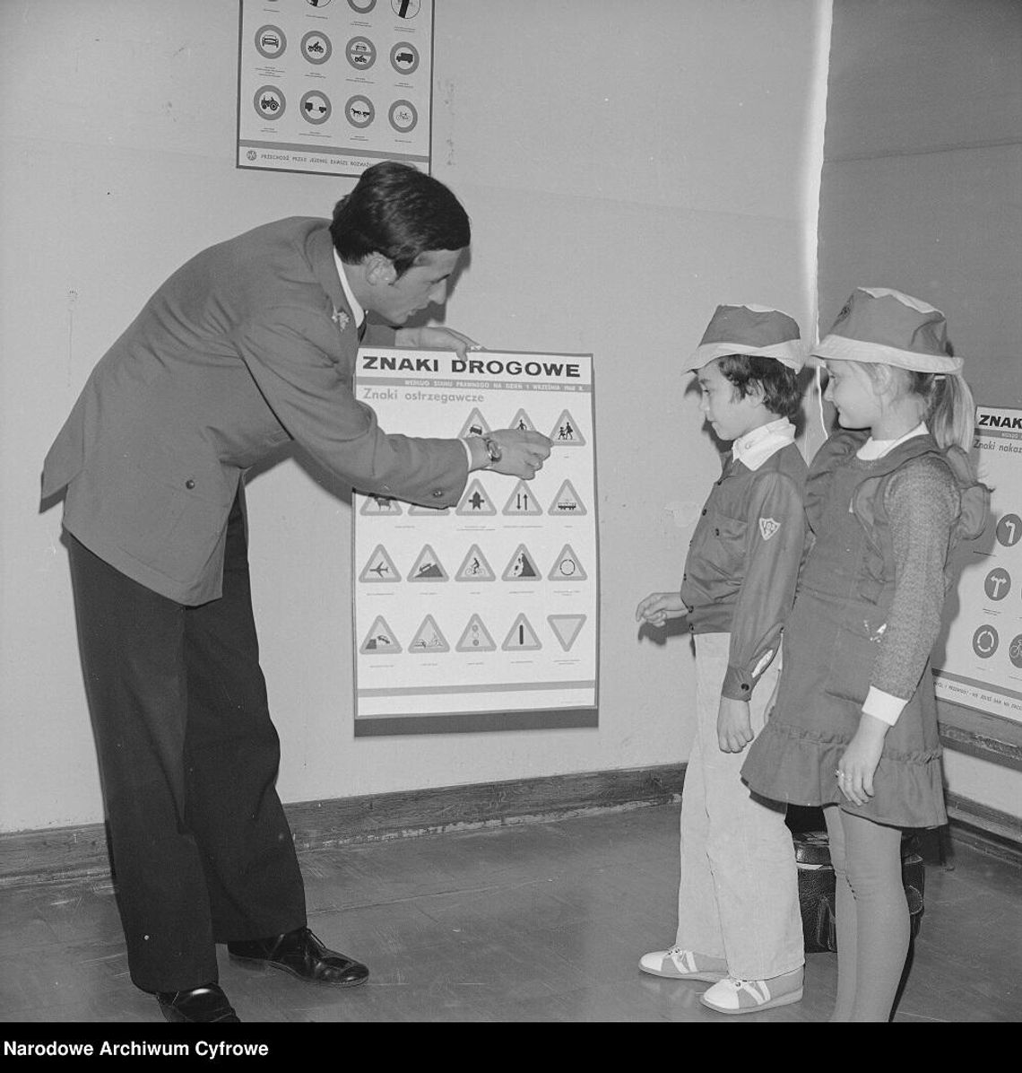 Kroniki miasta "Stop! Dziecko na drodze" w Chełmie. 1970 rok.