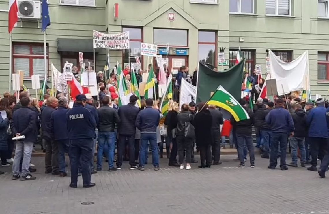 Mieszkańcy gminy protestowali przed Urzędem Miasta Chełm
