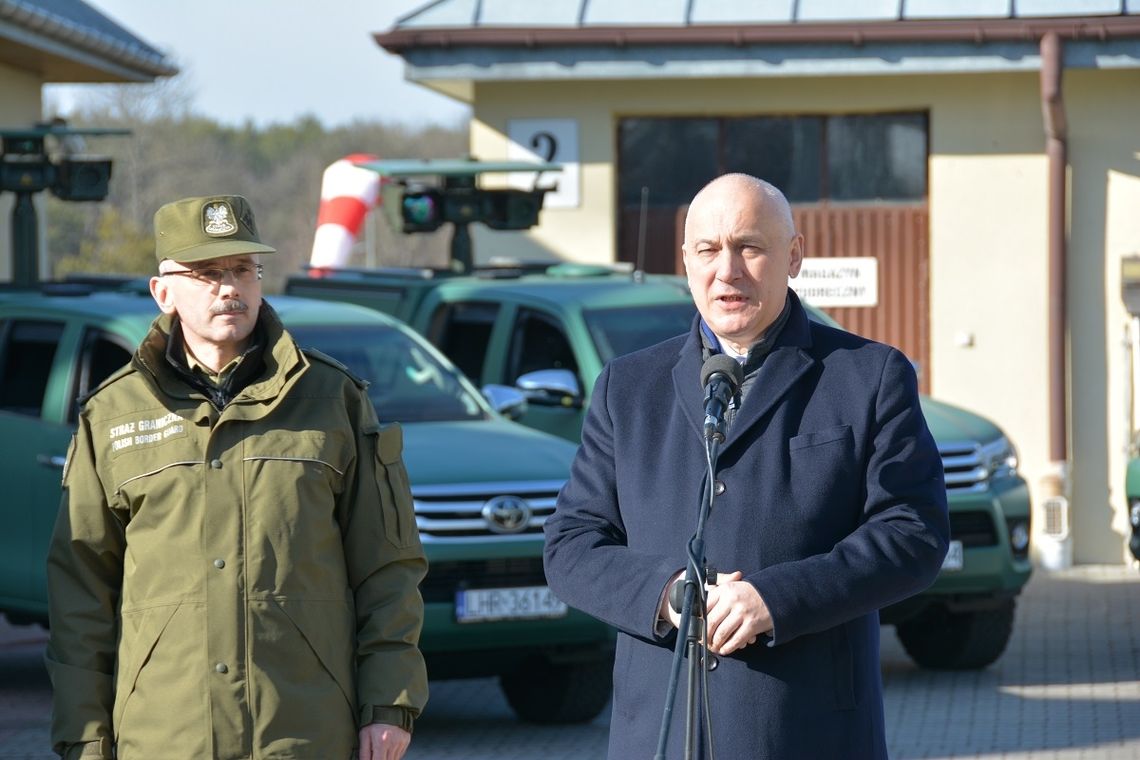 Minister Joachim Brudziński przekazał nowe samochody dla NOSG