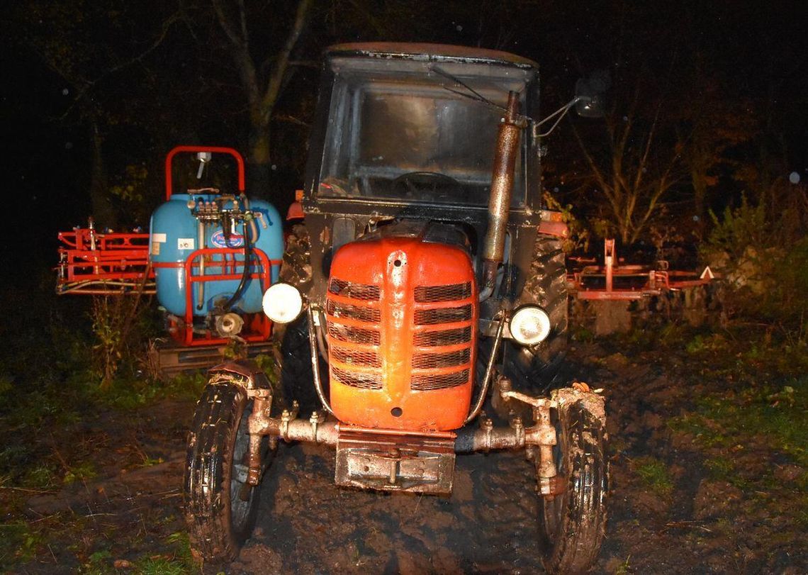 "Mistrz kierownicy" na Ursusie. Bez uprawnień, bez oświetlenia, ale za to z promilami "Mistrz kierownicy" na Ursusie. Bez uprawnień, bez oświetlenia, ale za to z promilami