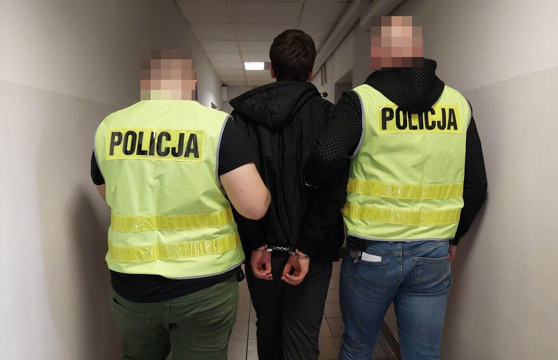 Myślał, że nikt go nie widzi. Kryminalni dopadli 23-latka z listem gończym