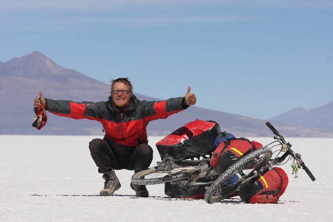 Nasze Małe Wyspy - na przedświąteczne spotkanie z Piotrem Strzeżyszem zaprasza Anna Bobruś Nasze Małe Wyspy - na przedświąteczne spotkanie z Piotrem Strzeżyszem zaprasza Anna Bobruś